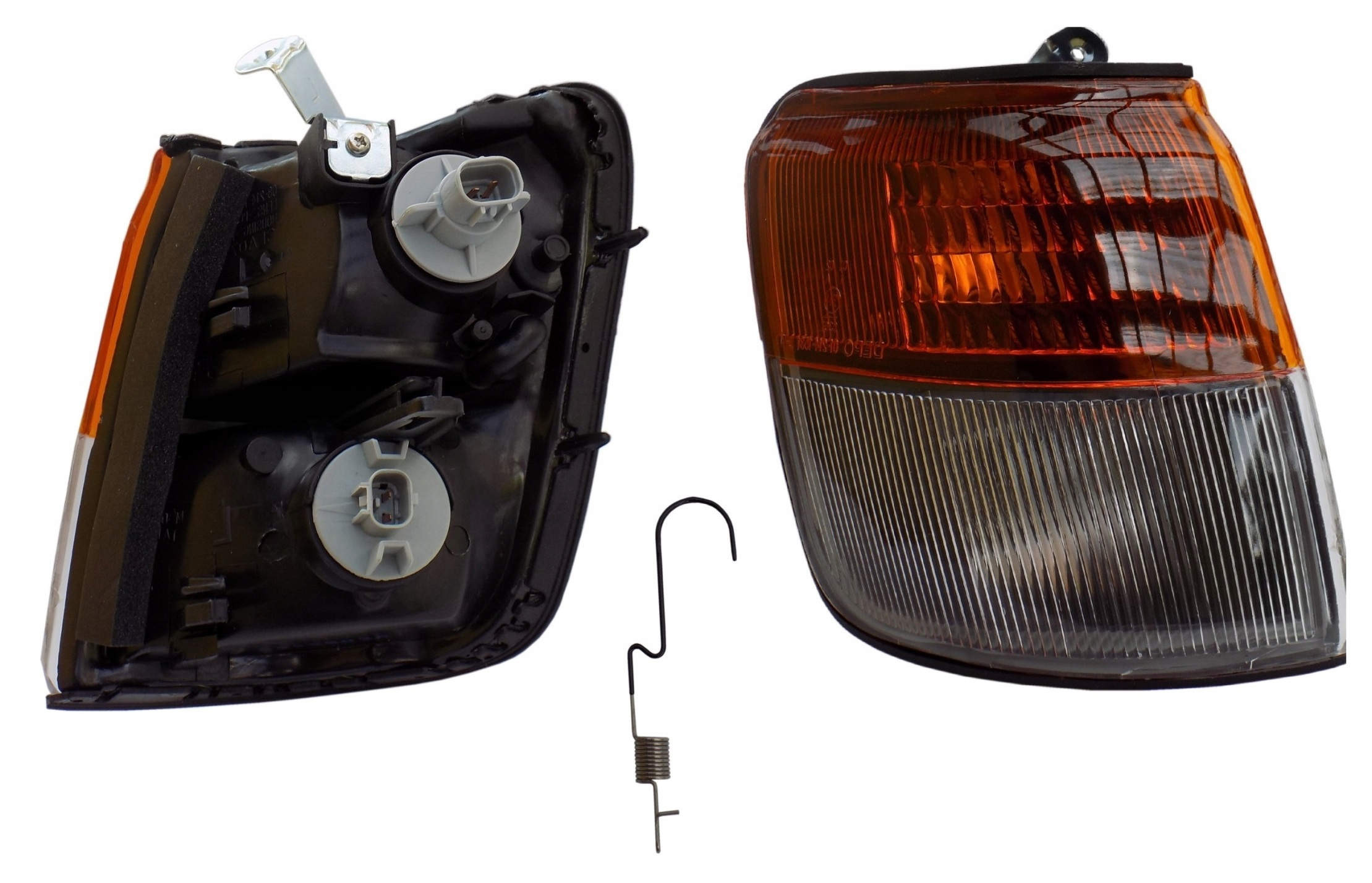 SAĞ SİNYAL LAMBASI DUYLU MITSUBISHI PAJERO 1991-1997 ARASI (DEPO)