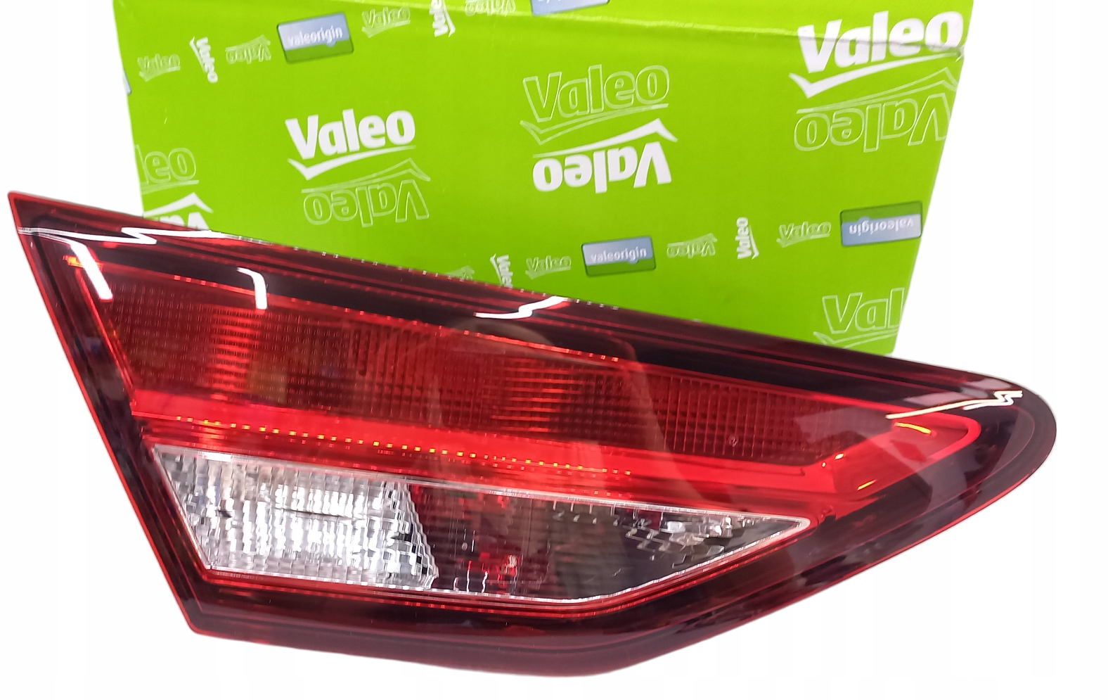 SOL İÇ (BAGAJ) STOP LAMBASI LEDSİZ TİP SEAT LEON 2012-2017 (VALEO)