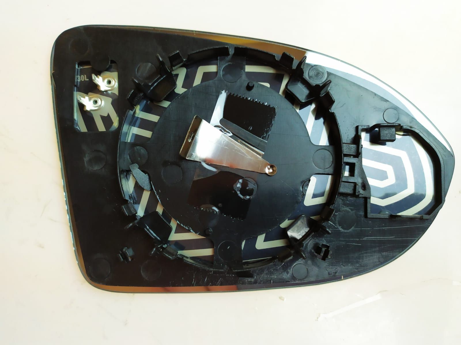 DIŞ DİKİZ AYNA CAMI VW PASSAT ARTEON 2015-ISITMALI ASFERİK SOL